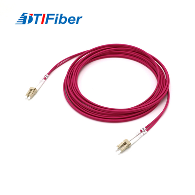 Câble optique de corde de correction de fibre du duplex OM4 de FTTH à plusieurs modes de fonctionnement