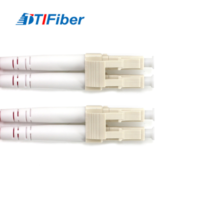 Câble optique de corde de correction de fibre du duplex OM4 de FTTH à plusieurs modes de fonctionnement