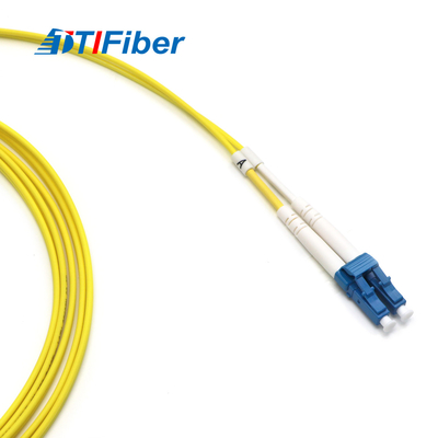 Correction optique jaune de fibre de TTIFiber FC-LC attacher le duplex unimodal
