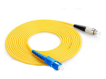 G657A1/A2 jaunissent le matériel optique d'ABS de câbles de mode unitaire de corde de correction de fibre
