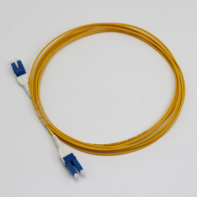 LC Uniboot Zip Cod Singlemode G657.A1 BendInsensible Duplex 2 mm LSZH Faible perte 0,15 dB Cordon de patch à fibres