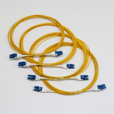 LC Uniboot Zip Cod Singlemode G657.A1 BendInsensible Duplex 2 mm LSZH Faible perte 0,15 dB Cordon de patch à fibres