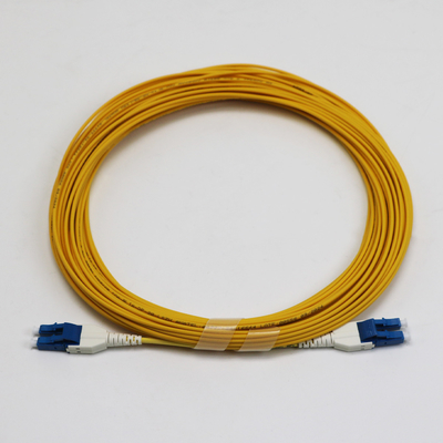 LC Uniboot Zip Cod Singlemode G657.A1 BendInsensible Duplex 2 mm LSZH Faible perte 0,15 dB Cordon de patch à fibres