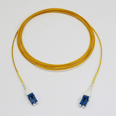 Faible perte LC Uniboot Duplex mode unique G657.A1 BendInsensible Duplex 2 mm LSZH 0.15dB Cordon de patch à fibres jaunes