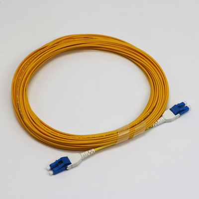 Uniboot LC Fiber Jumper 1M LC UPC à LC UPC mode unique G657.A1 BendInsensible 2mm LSZH Faible perte 0,15dB Cordon de patch de fibre