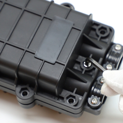En ligne Type 12 24 48 72 96 Type de noyau avec support 2 en 2 hors 3 en 3 hors fermeture de jonction en fibre optique pour la connexion