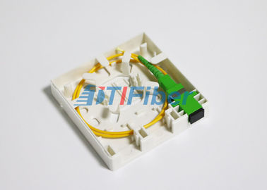 Boîte d'arrêt de câble optique de fibre du réseau FTTH fixée au mur avec l'adaptateur/tresses