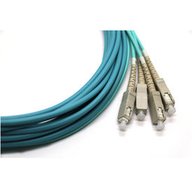 La correction optique d'intérieur de fibre de LAN WAN FTTH câble le pullover avec 3 connecteurs de SC-LC