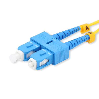 LC-Sc corde optique à plusieurs modes de fonctionnement de câble de correction de fibre de duplex FTTH du SM Os2 9/125um de baisse extérieure d'intérieur du duplex